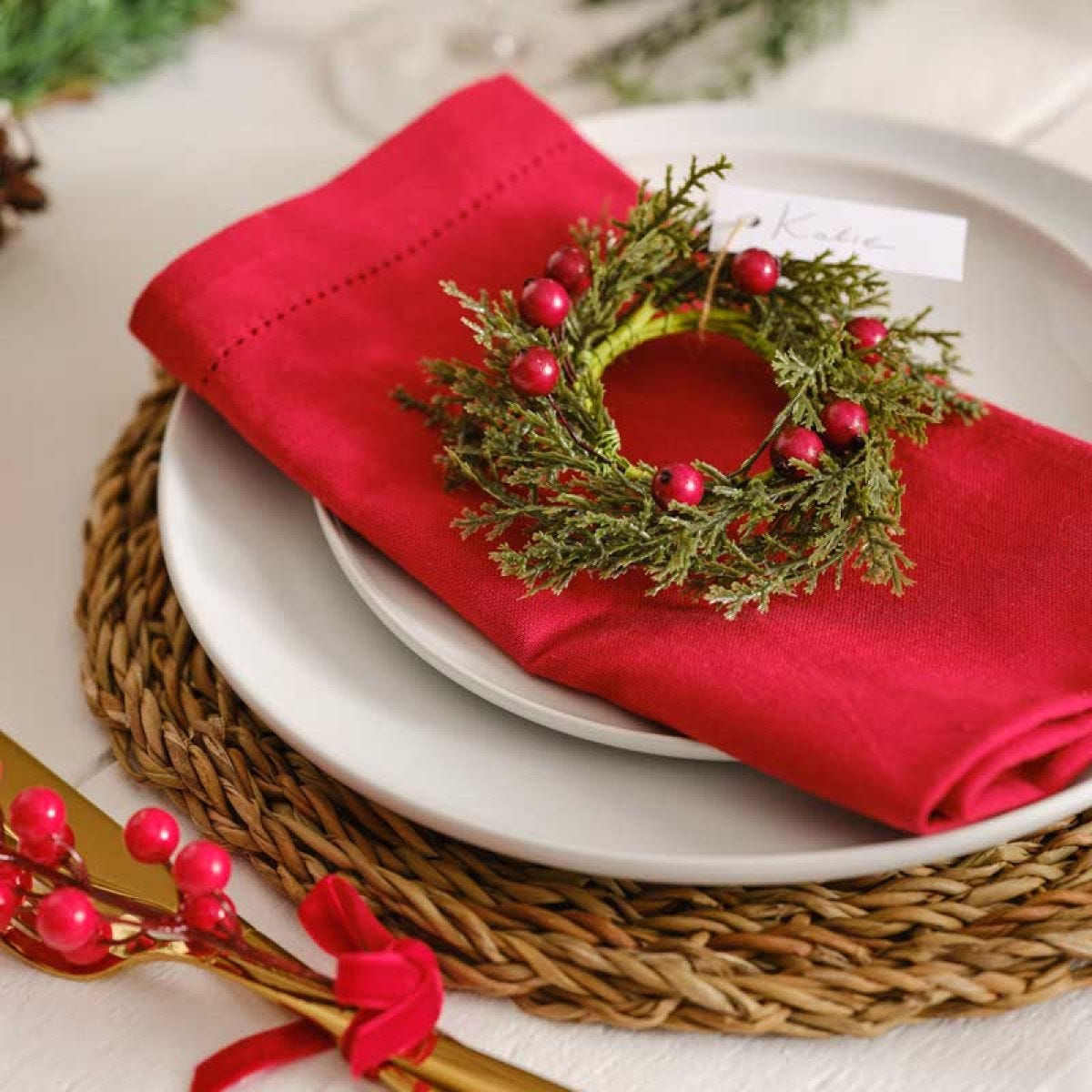 Foliage & Berry Christmas Napkin Rings (6pk)