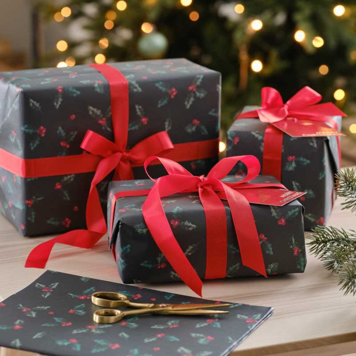 Holly Wrapping Paper with Gift Tags & Ribbon - 2 Sheets (50cm x 70cm)