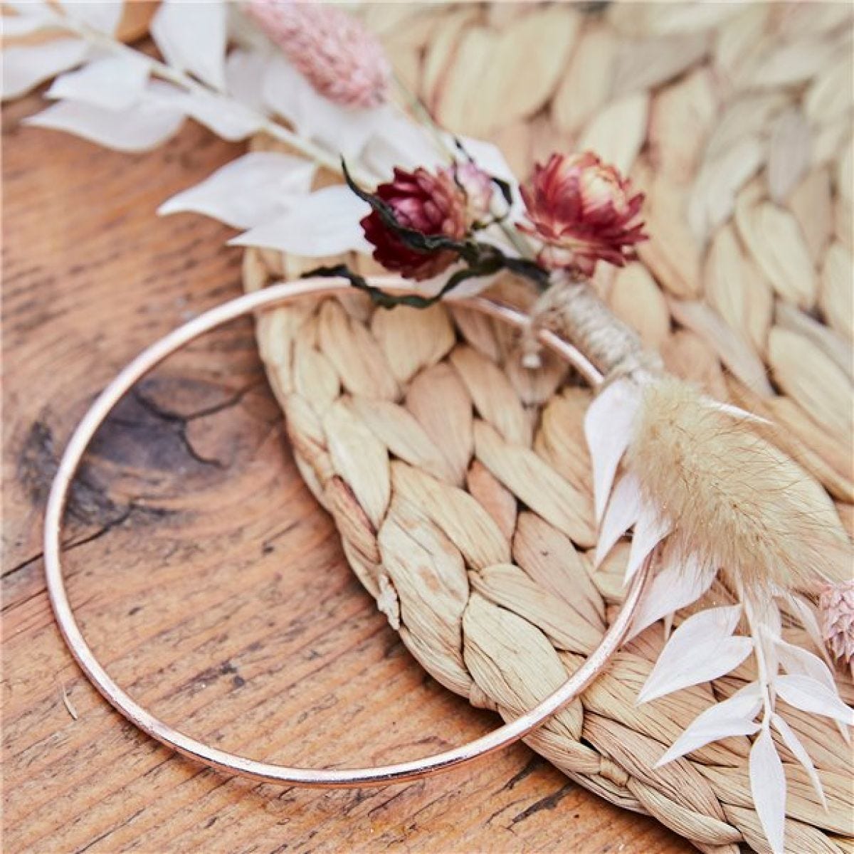 A Touch Of Pampas Rose Gold Metal Hoops & Place Cards (4pk)